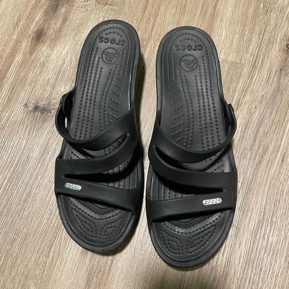 Croc wedges